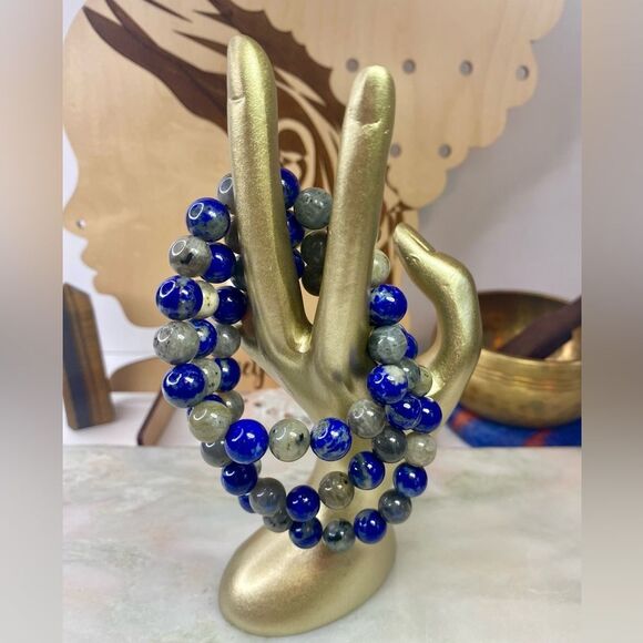 Handmade Lapis Lazuli & Labradorite Unisex Gemstone Bead Bracelet - Picture 9 of 10